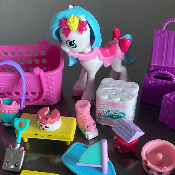 (46 items) Shopkins Figurine Bundle spring summer theme furniture - Picture 6 of 6